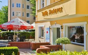 Villa Antares I & II